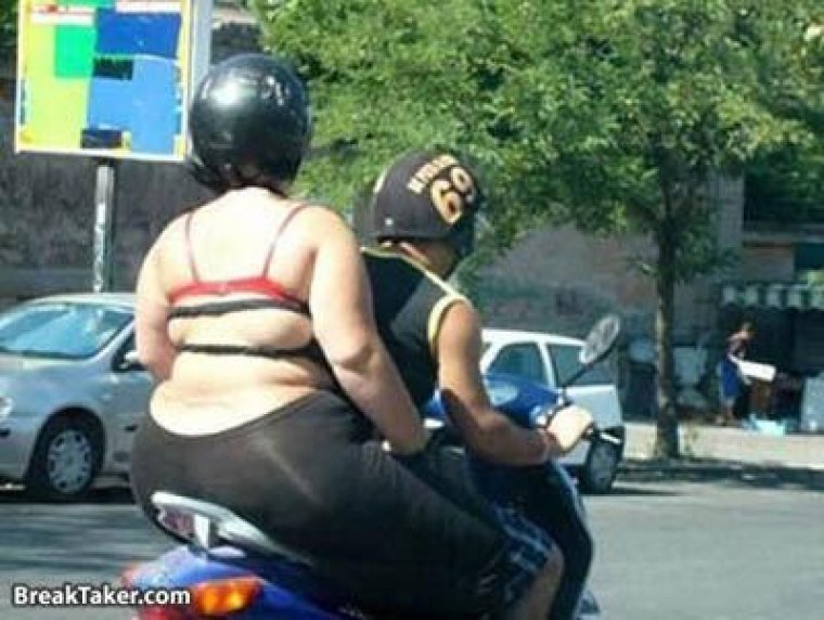 Толстые женщины на мотоцикле