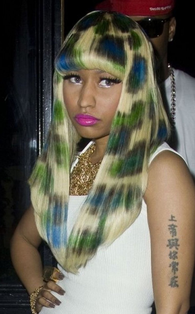 Ники Минаж прически