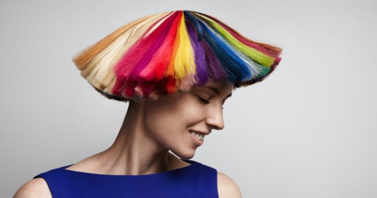 Смешные цветные прически