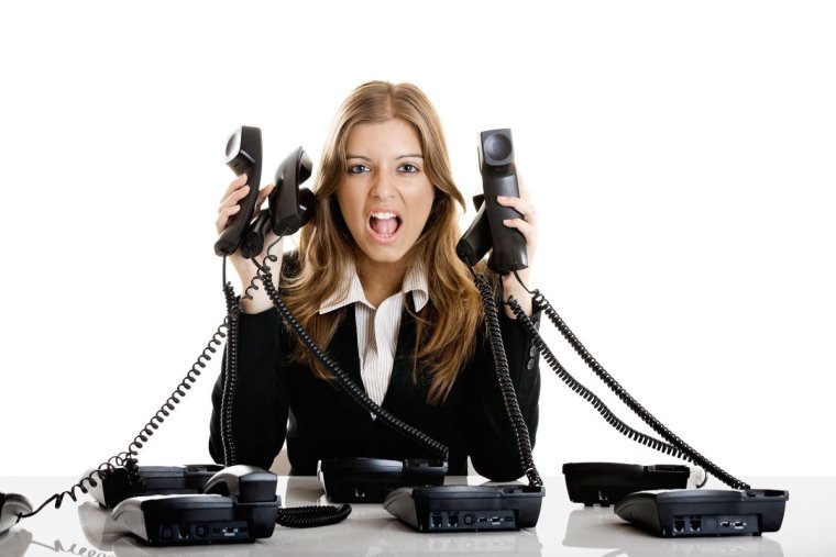 Человек с трубкой телефона