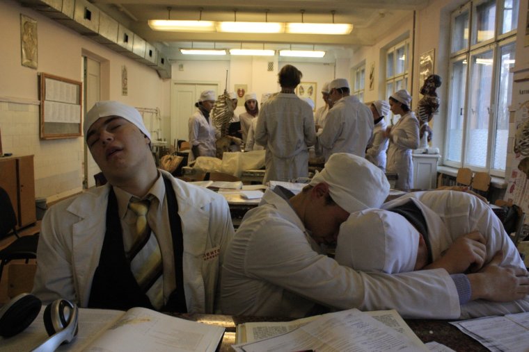 Студенты медики