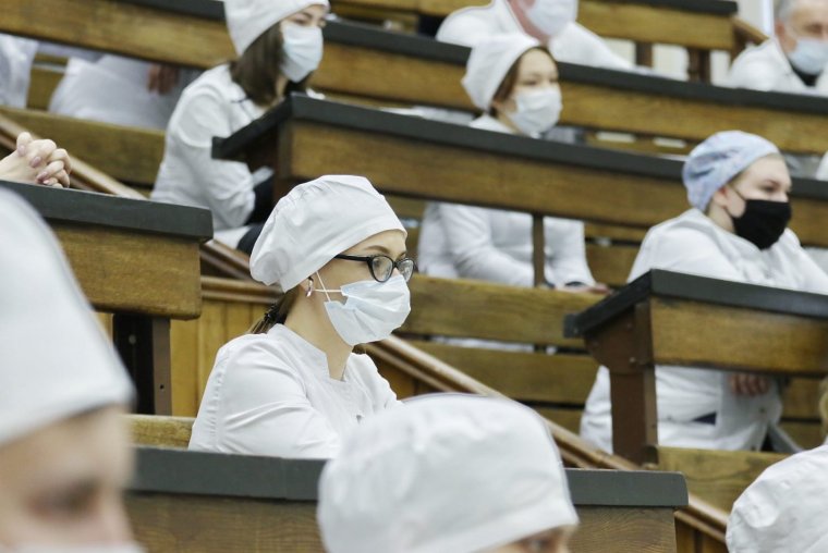 Прическа у студентов-медиков