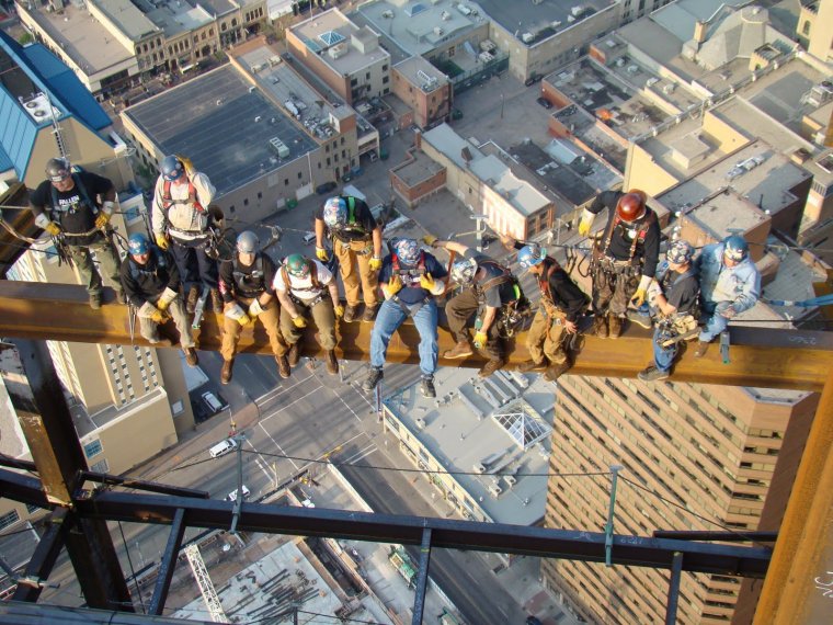 Монтажники высотники