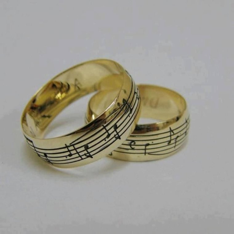 Обручальные кольца необычной формы