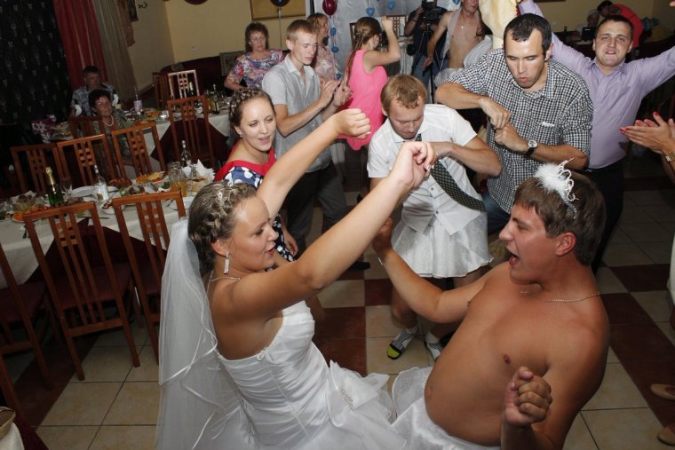 Конкурсы на свадьбу смешные