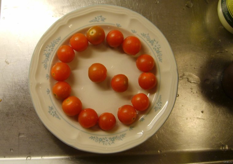Полкило помидоров прикол