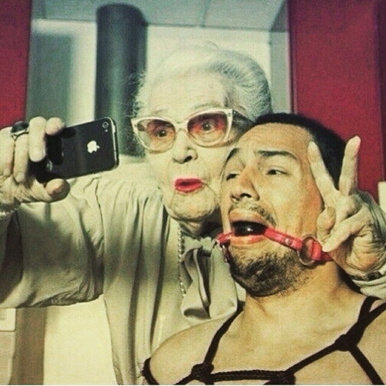 Парень с бабками