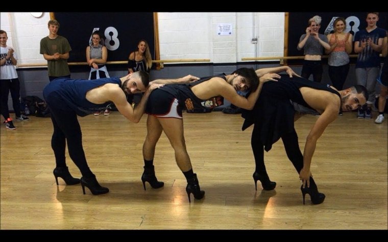 Горячие танцы