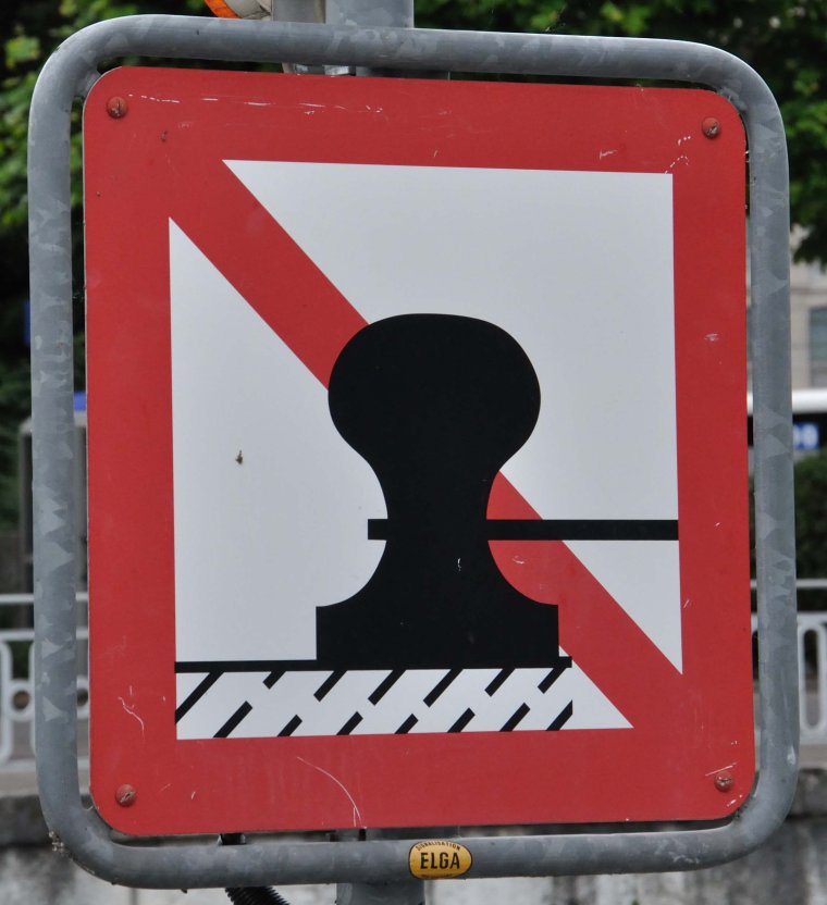 Спешныедорожные знаки