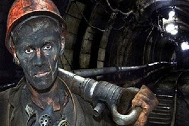 Шахтер с цветами