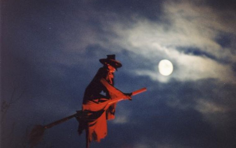 Стрела летящая в ночи