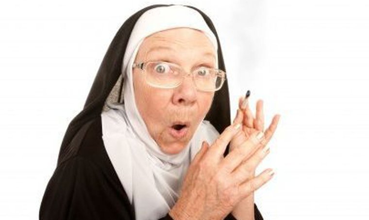 Без греха и досыта монашка