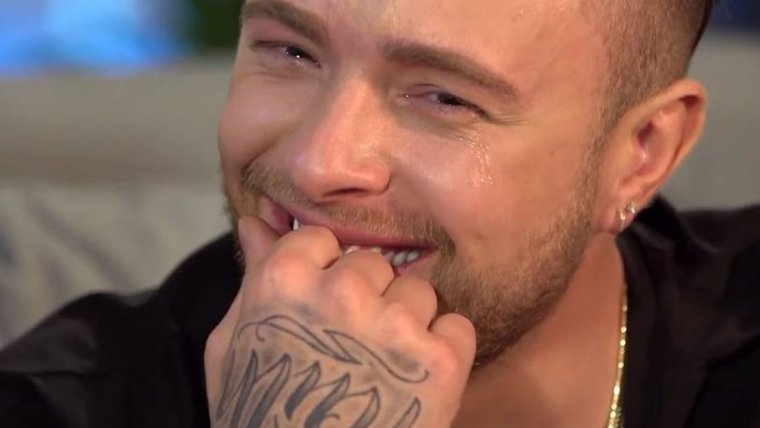 Егор Крид плачет