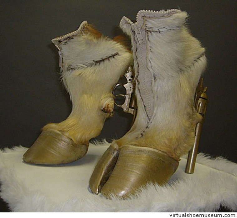 Смешные ботинки женские