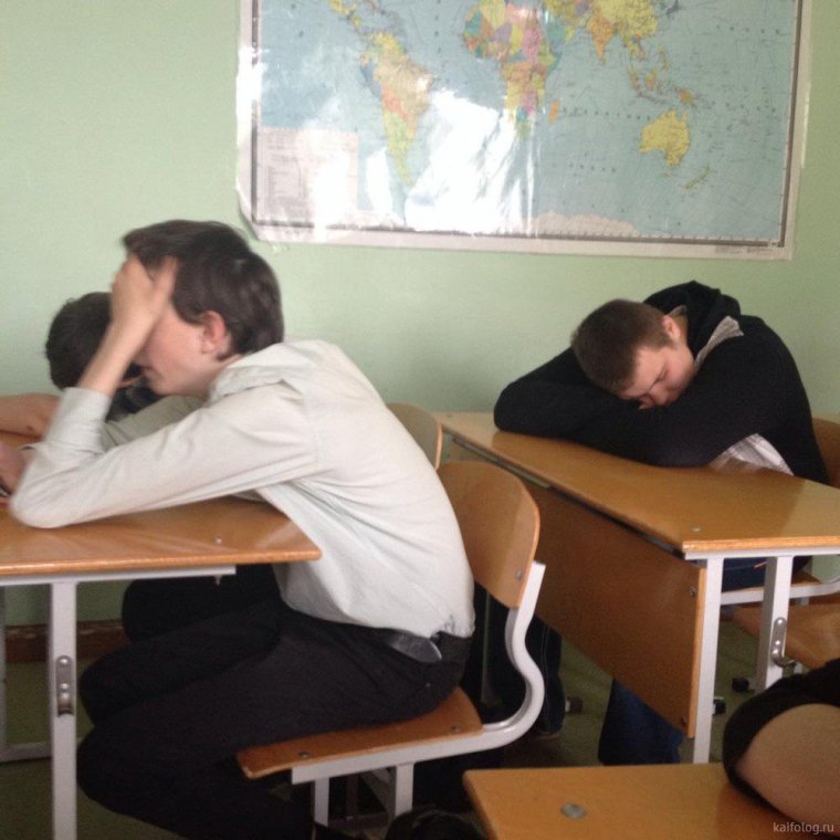 Школьники на последней парте