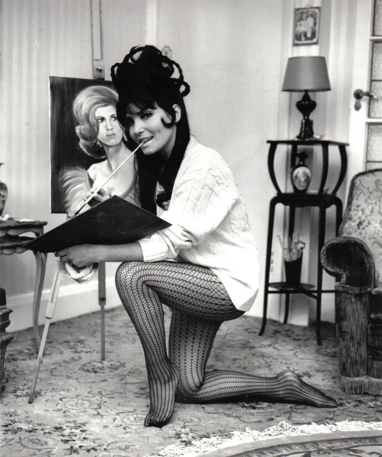 Толстая женщина в очках