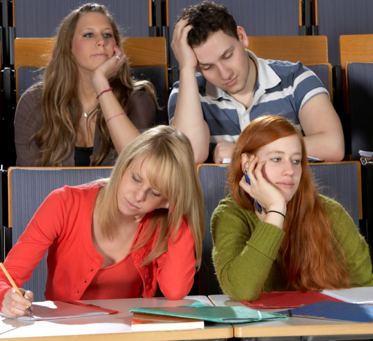 Скучающие студенты
