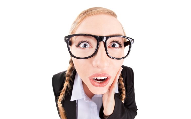 Девушка удивлена