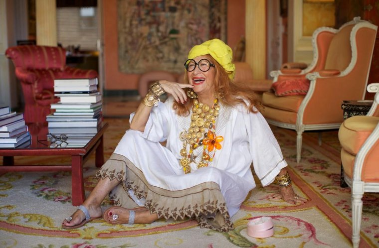 Смешная толстая женщина