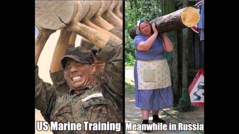 Смешная женщина в очках