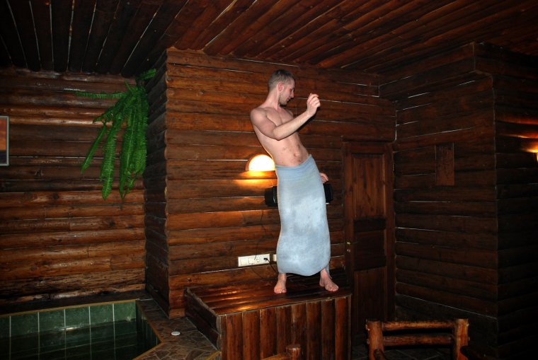 Мужчина в парилке