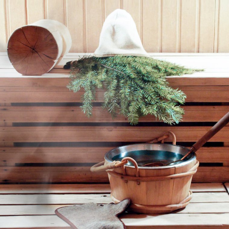 Русская баня парилка с веником