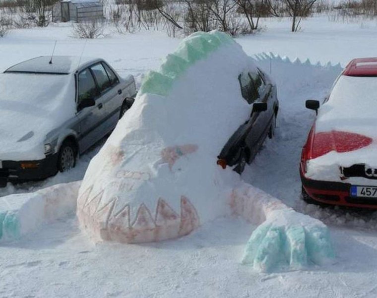 Машина в сугробе