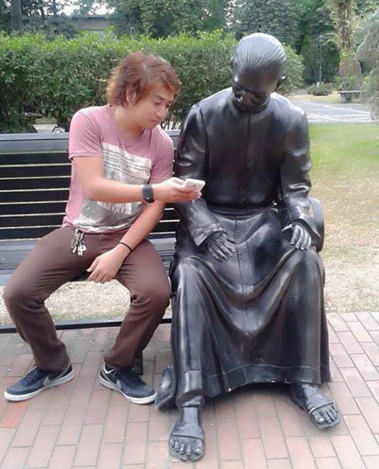 Необычные памятники