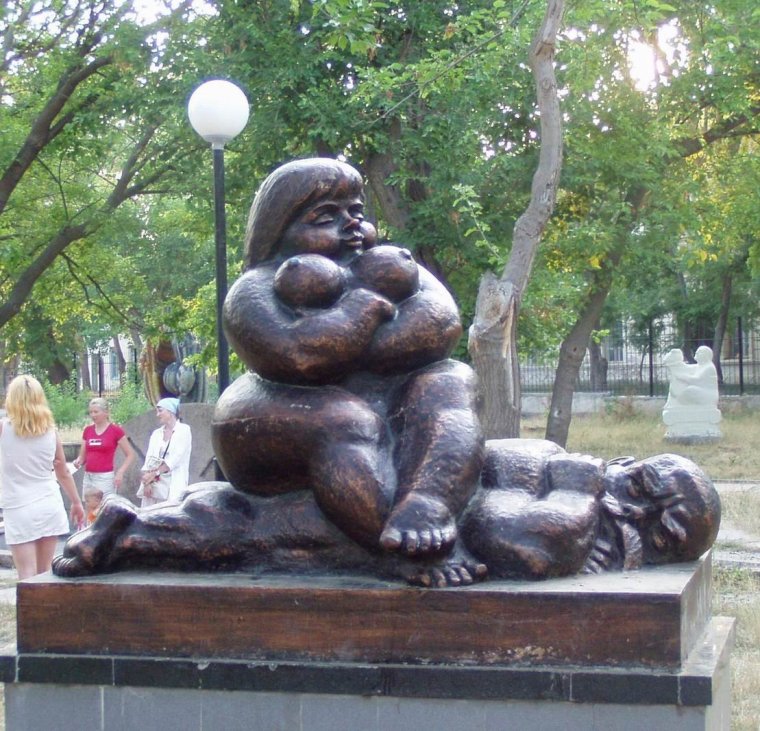 Смешные памятники