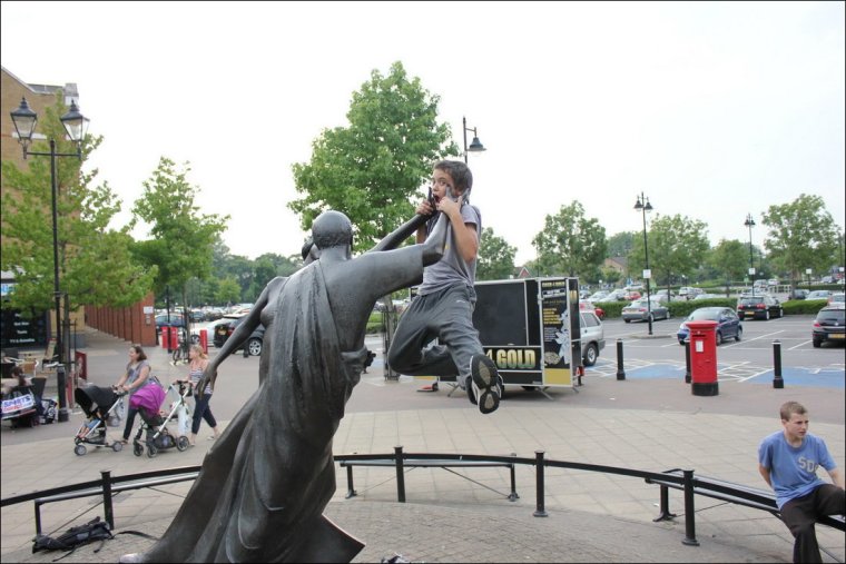 Памятник Марселю Эме