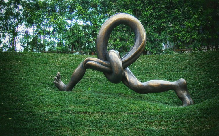 Странные памятники