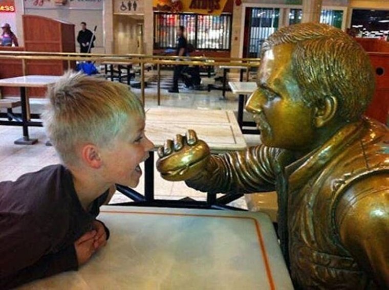 Уродские памятники мира