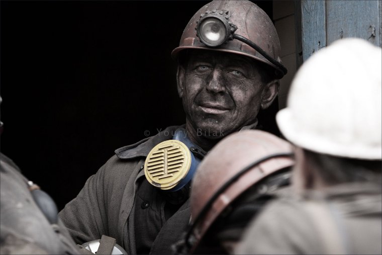 Шахтер в шахте
