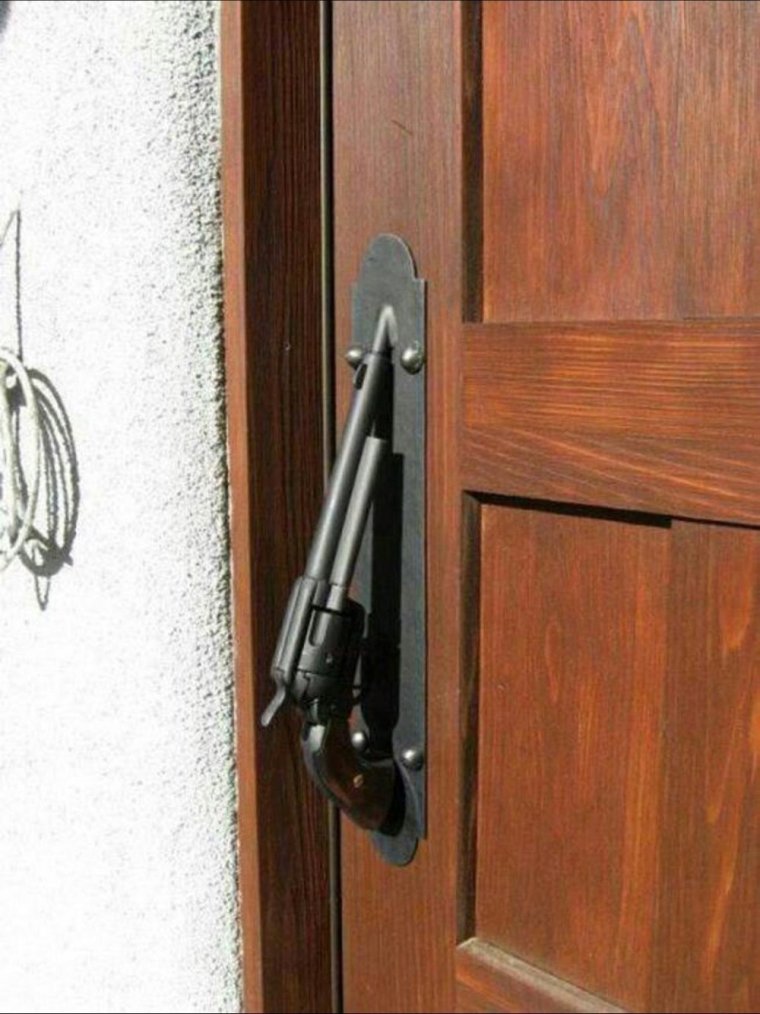 Дверная ручка для входной двери прикол