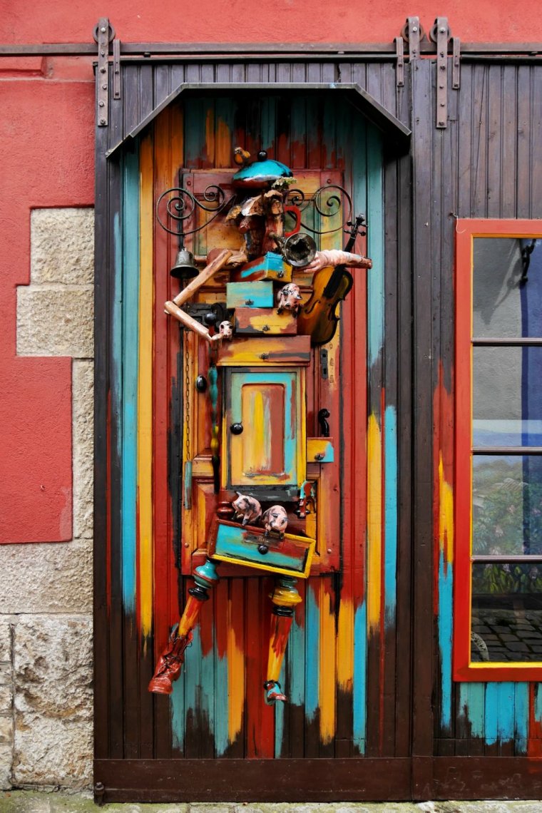 Необычные двери мира