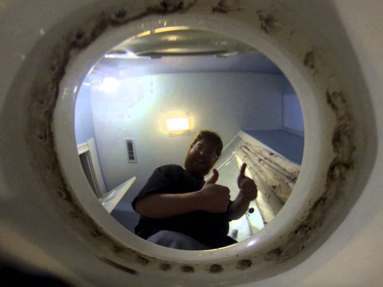 Камера видеонаблюдения в унитазе