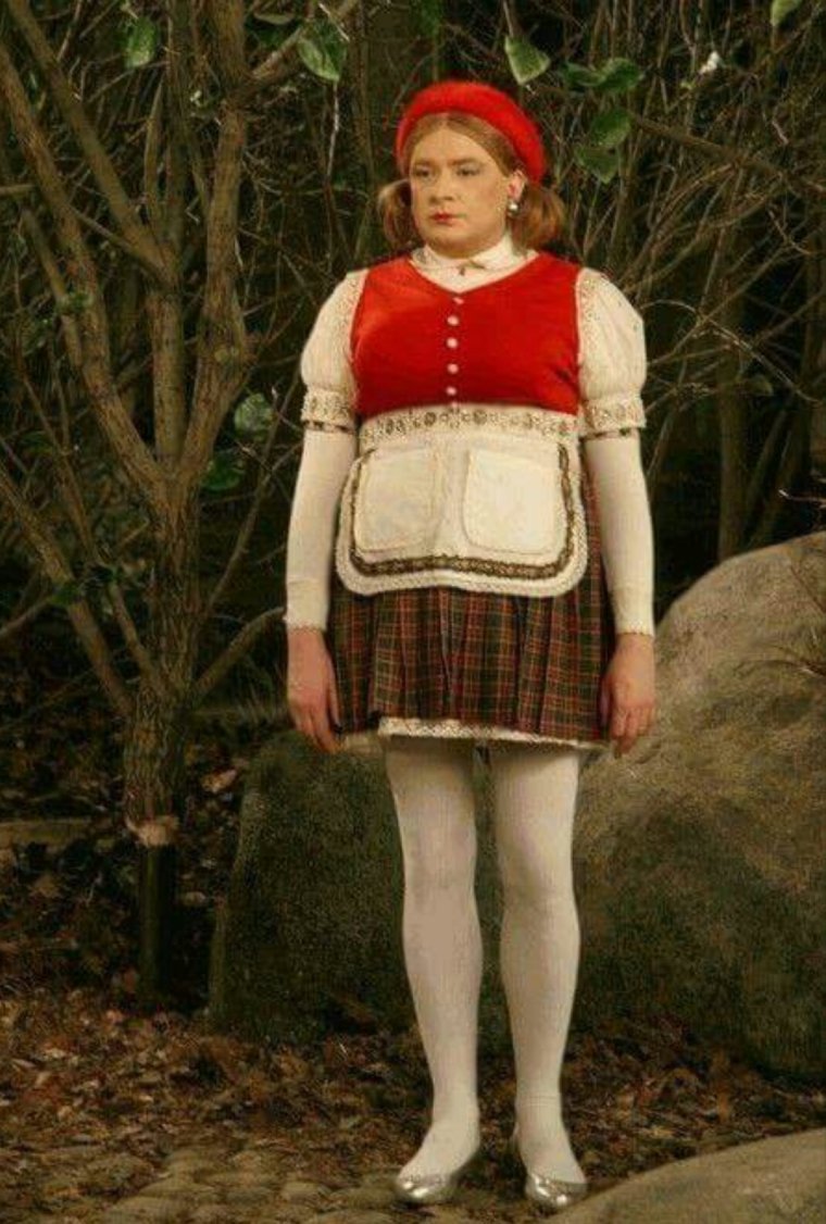 Верка Сердючка красная шапочкк