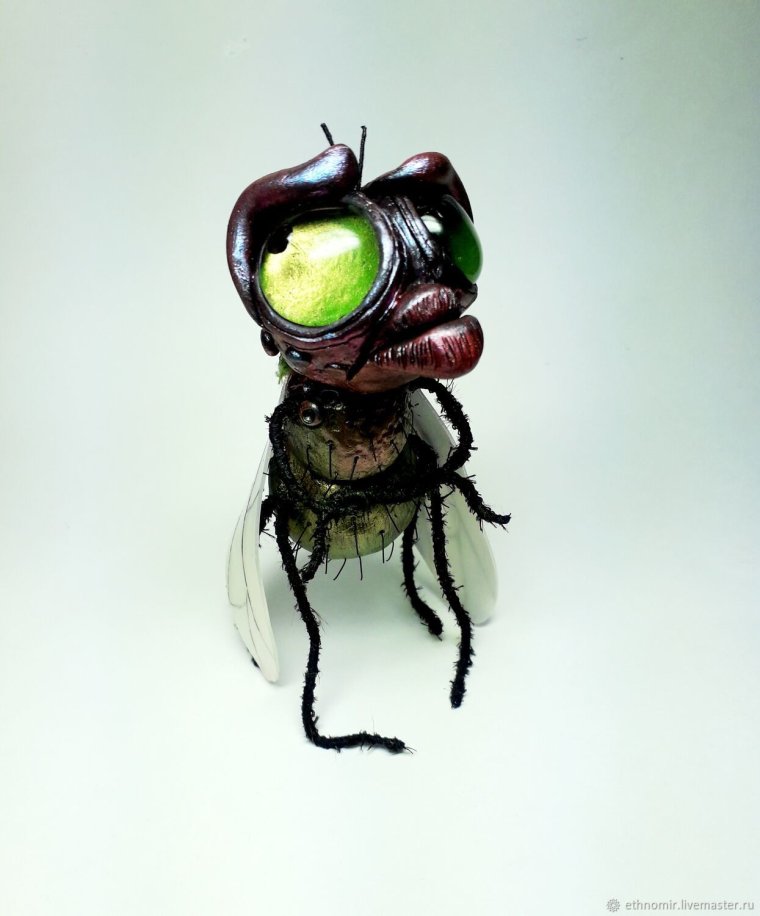 Статуэтка Муха