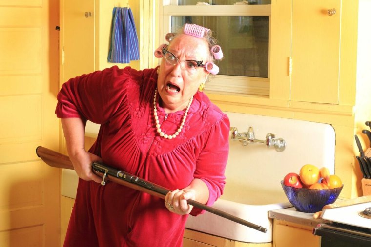 Злая старушка