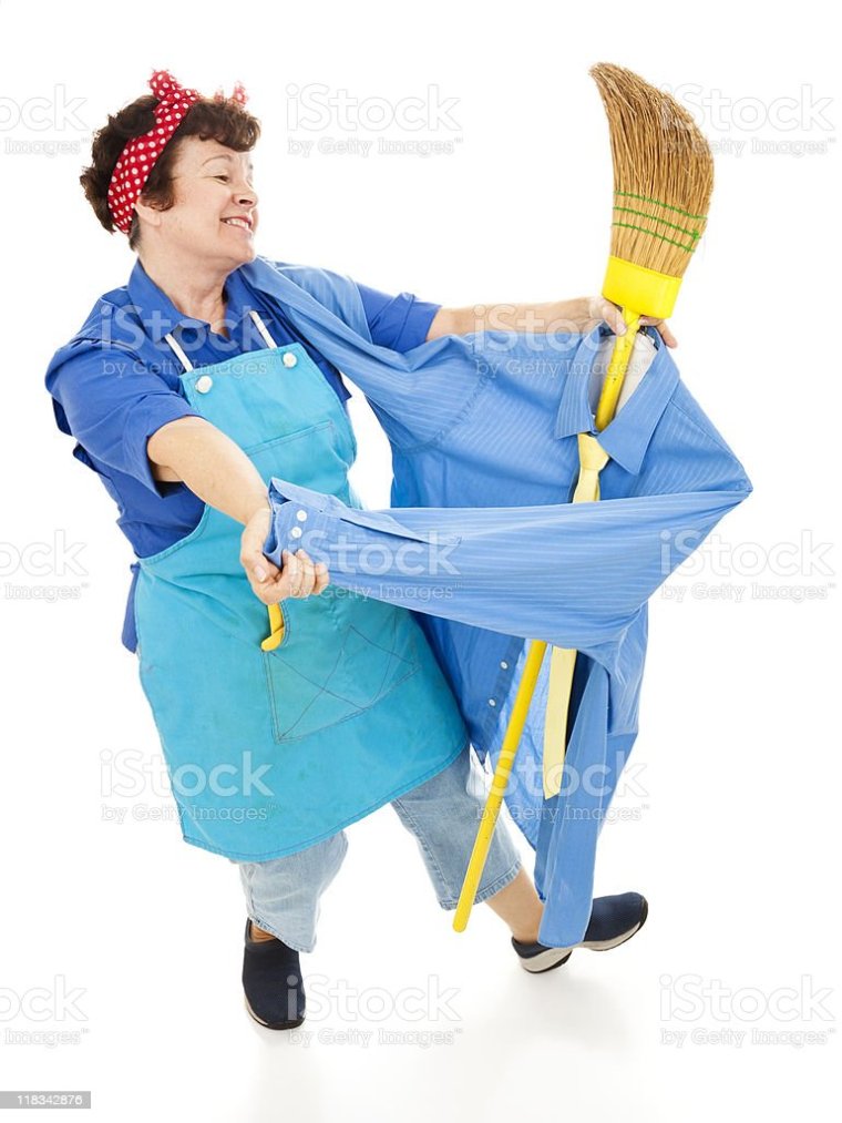 Горничная с веником