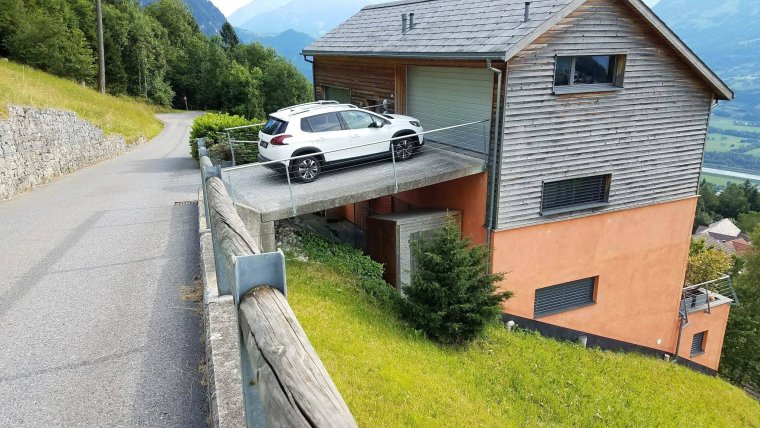 Трасса над домом