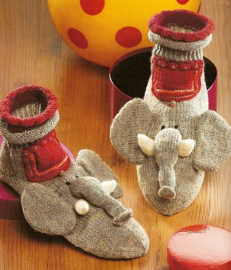 Зaбaвныe вязаные нocoчки)