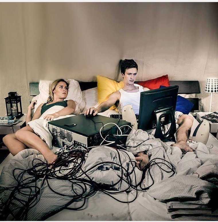 Демотиваторы про кровать