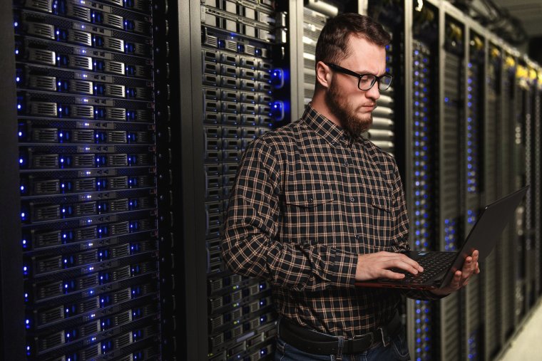 Очкастый айтишник