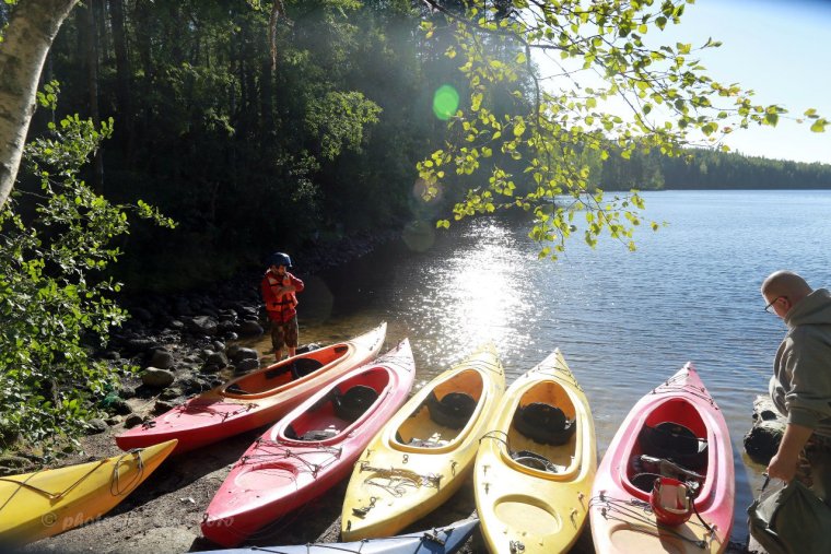 Байдарка на озере