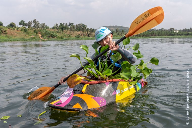 Каякеры с веслом