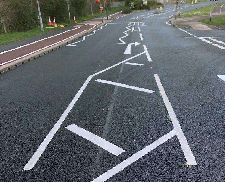 Дорожная разметка 124.3