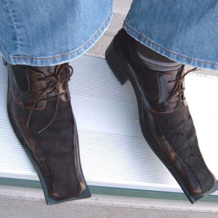 Уродливые ботинки