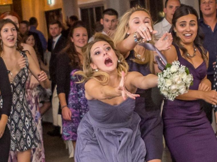 Тётки на свадьбе поют песню