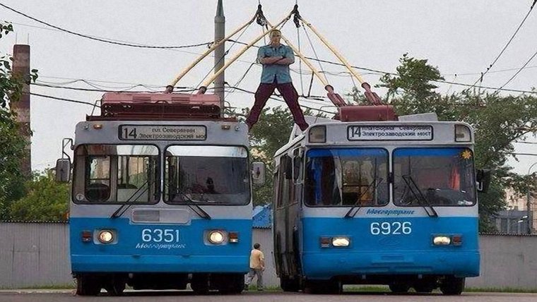 Смешной троллейбус